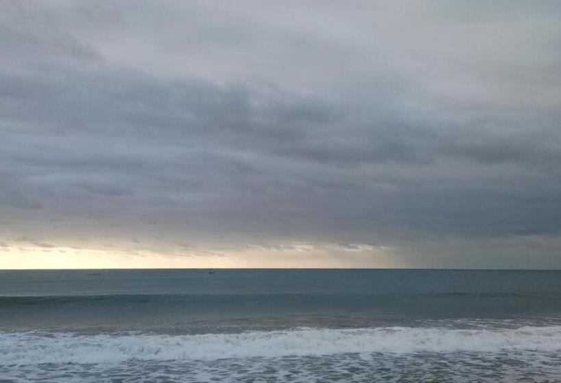 Pensão Penginapan Karanglaut Sayangheulang