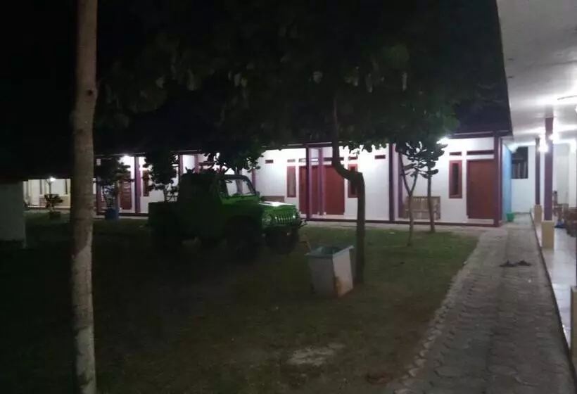 Majatalo Penginapan Karanglaut Sayangheulang