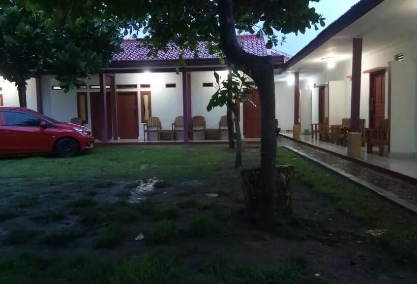 Majatalo Penginapan Karanglaut Sayangheulang