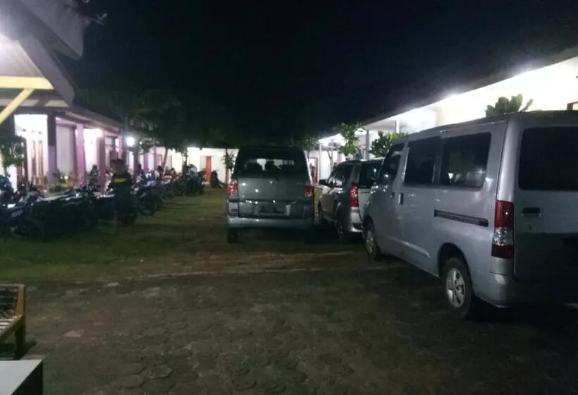 Majatalo Penginapan Karanglaut Sayangheulang