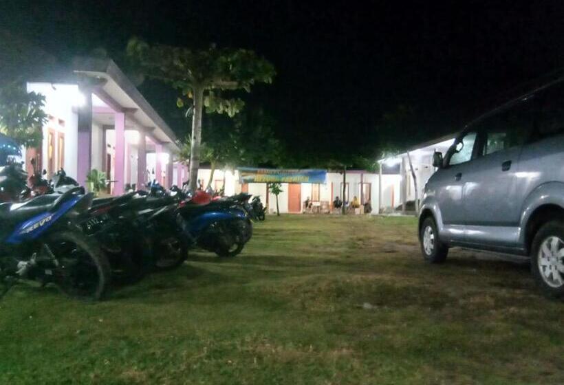 Pensão Penginapan Karanglaut Sayangheulang