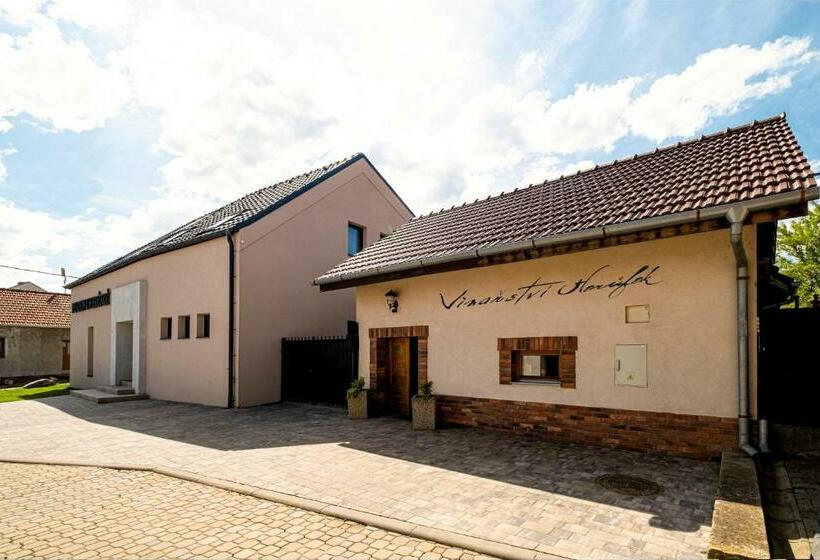 بنسيون Vinařství Herůfek