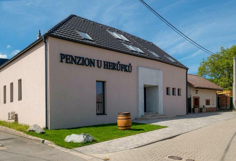 بنسيون Vinařství Herůfek