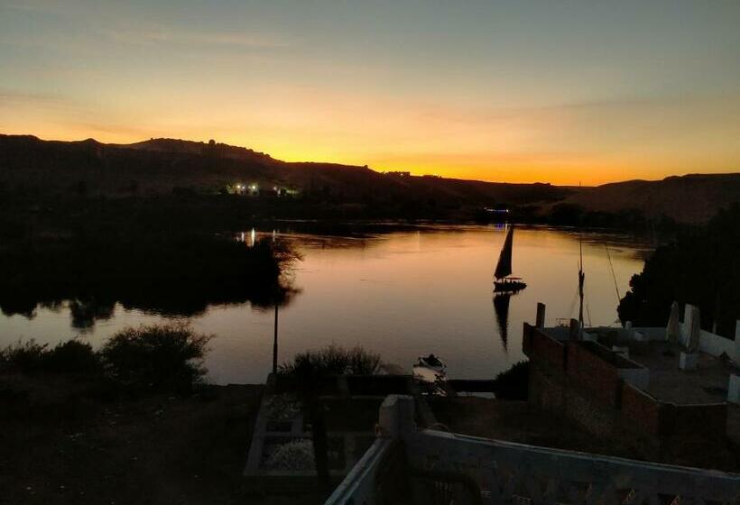 Seko Kato Nile View Hostel