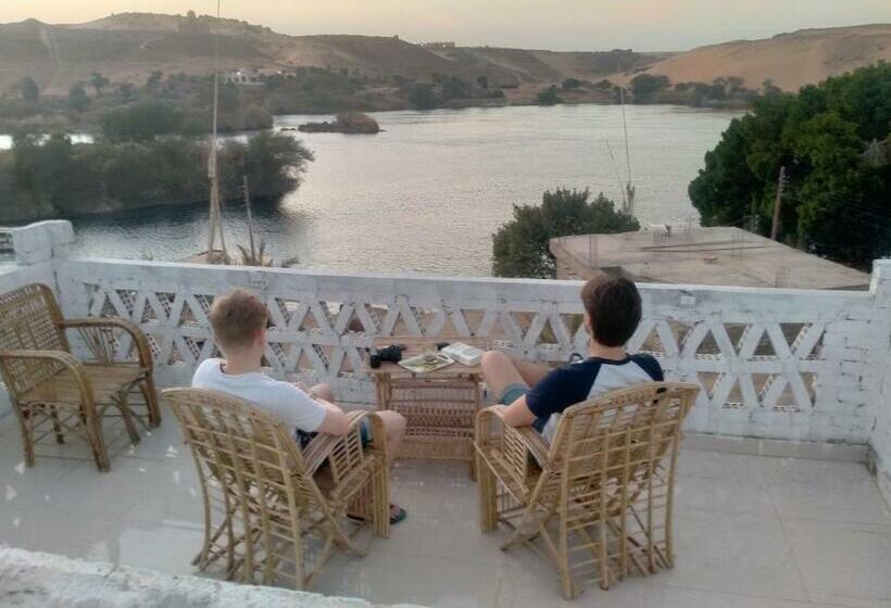 Seko Kato Nile View Hostel