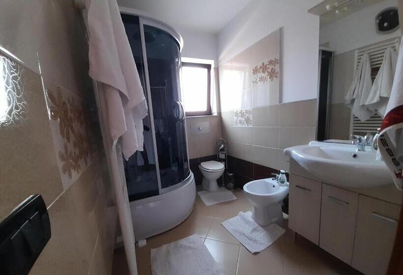 هاستل Pensiunea Mia