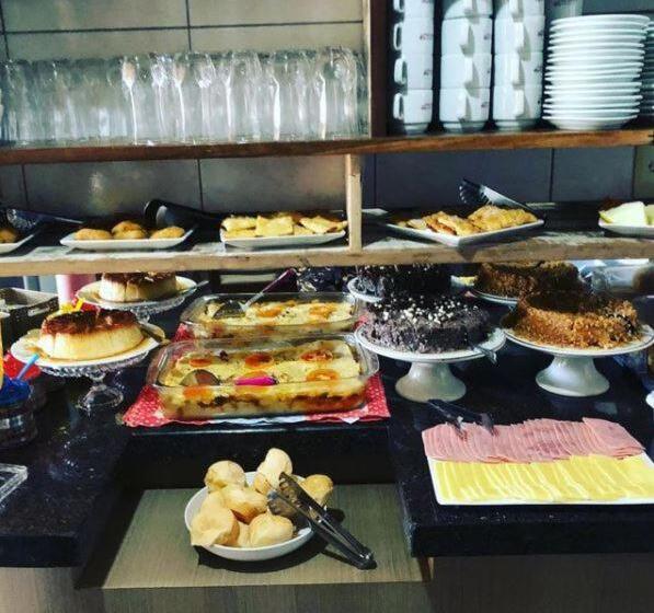 هاستل Pousada Família Flores