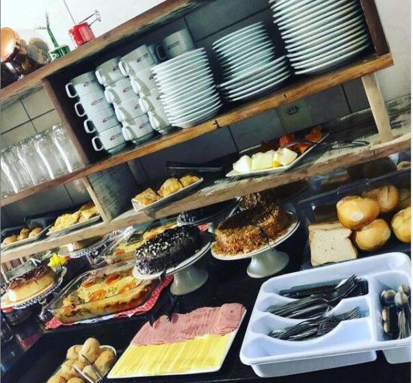 هاستل Pousada Família Flores