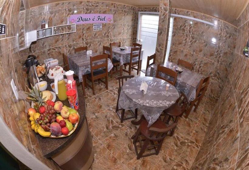 هاستل Pousada Família Flores