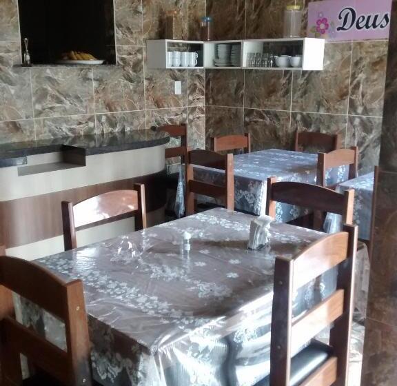 هاستل Pousada Família Flores