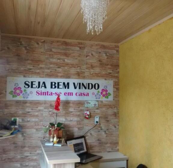 هاستل Pousada Família Flores