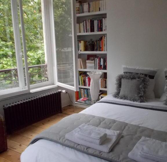 تختخواب و صبحانه Au Cœur De Lille