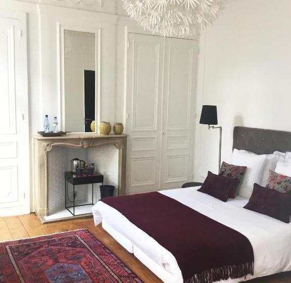 تختخواب و صبحانه Au Cœur De Lille