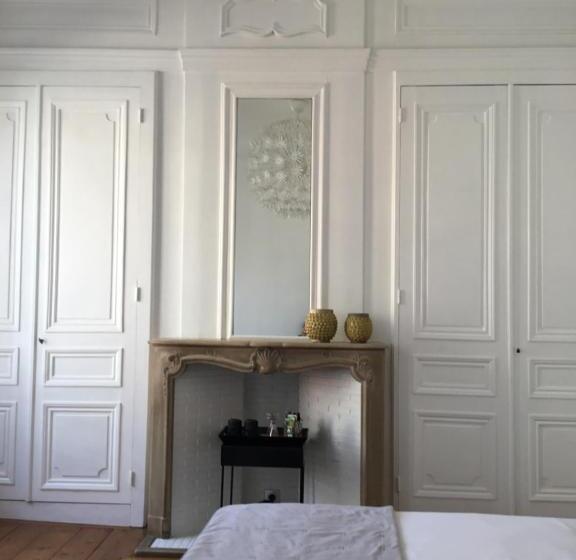 تختخواب و صبحانه Au Cœur De Lille