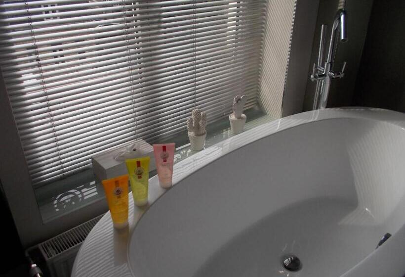 تختخواب و صبحانه Au Cœur De Lille