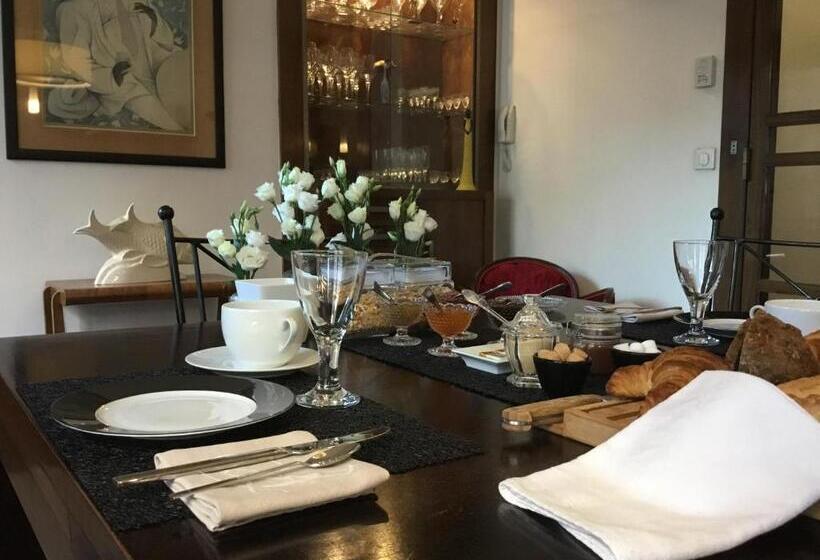 تختخواب و صبحانه Au Cœur De Lille