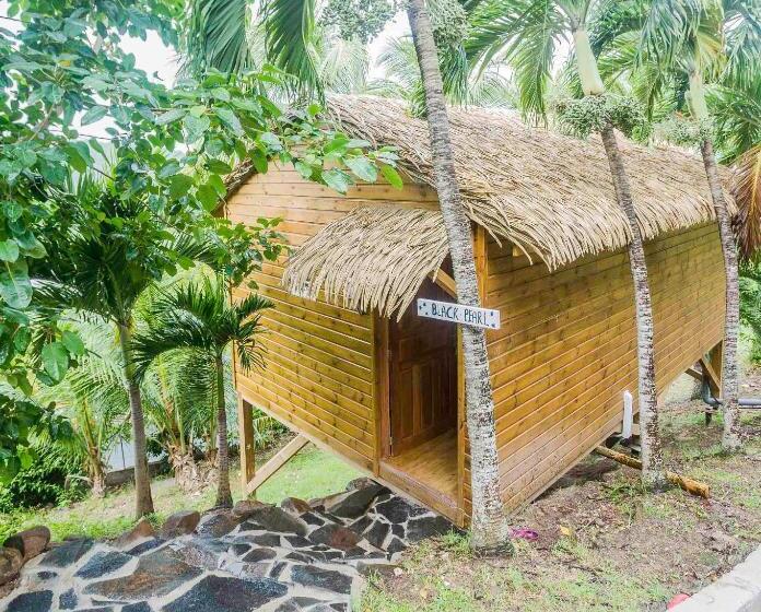 تختخواب و صبحانه Carre Royal