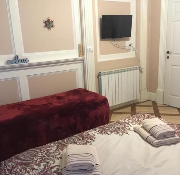 پانسیون Casa Iulia