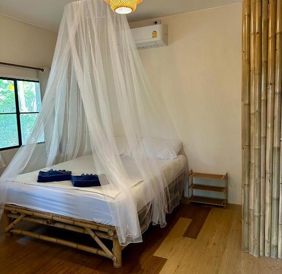 منتجع Colorful Hut