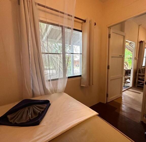 منتجع Colorful Hut