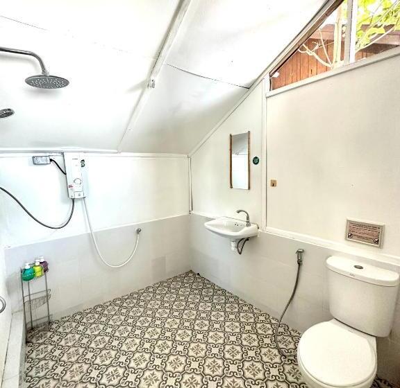 منتجع Colorful Hut