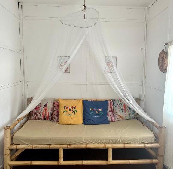 منتجع Colorful Hut