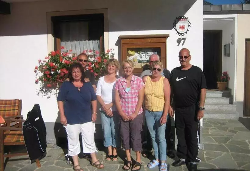 ベッドアンドブレックファースト Gästehaus Helga