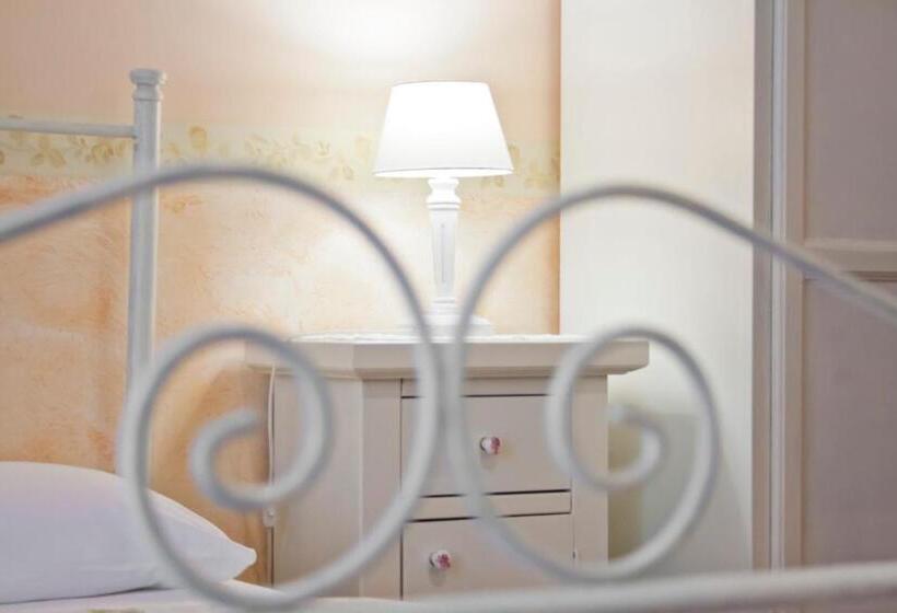 تختخواب و صبحانه Villa Liberty Palazzo Gigante