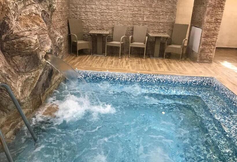 هتل Jaky Spa Complex