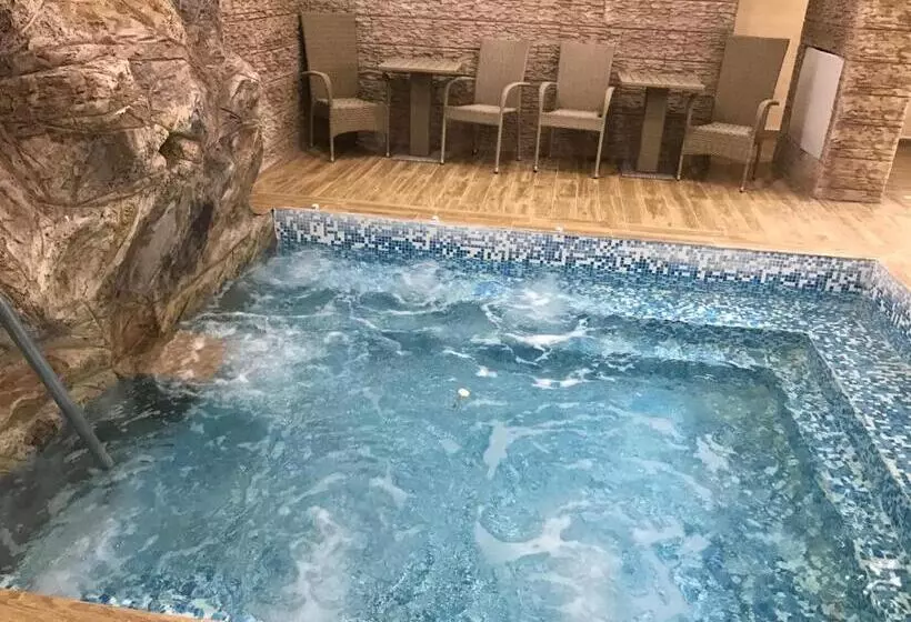 هتل Jaky Spa Complex
