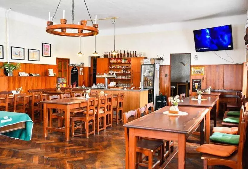 Majatalo Hostinec A Penzion U Rezků