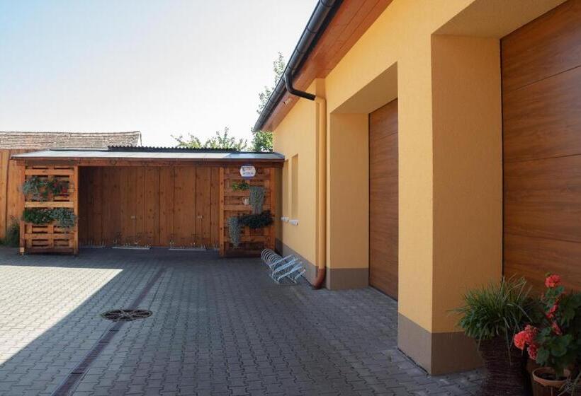 פנסיון U Fousáče