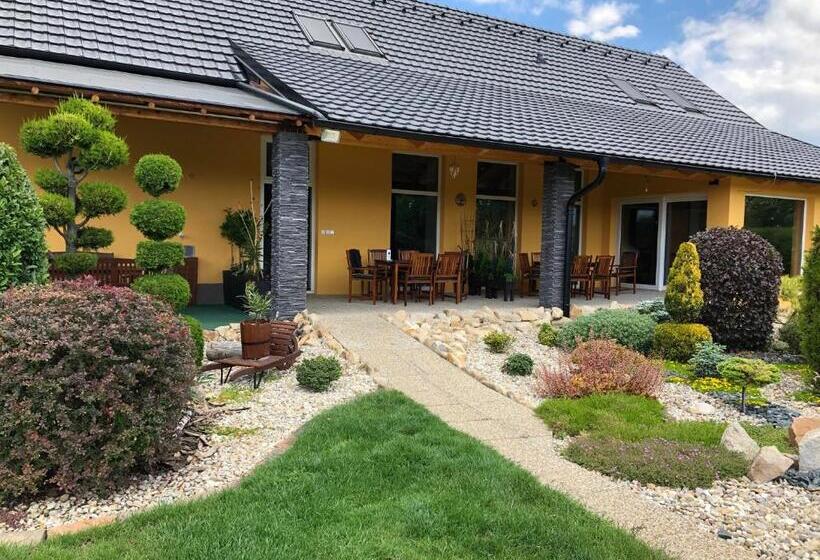 פנסיון U Fousáče