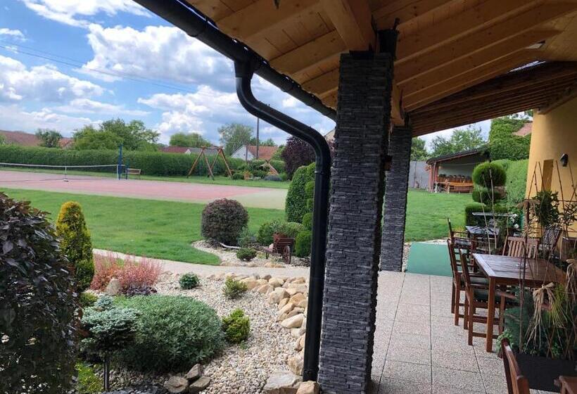 פנסיון U Fousáče