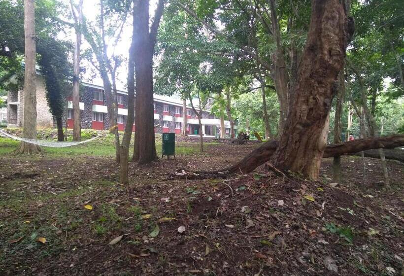 منتجع Periyar House