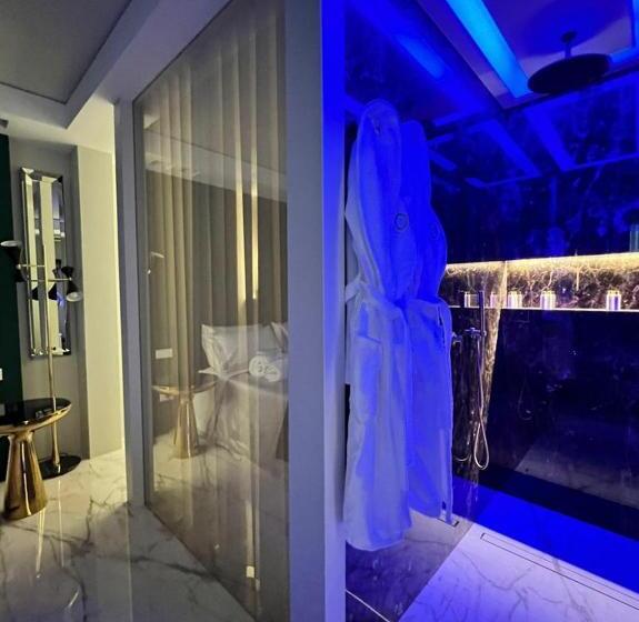 تختخواب و صبحانه Redavid Dimora Di Charme