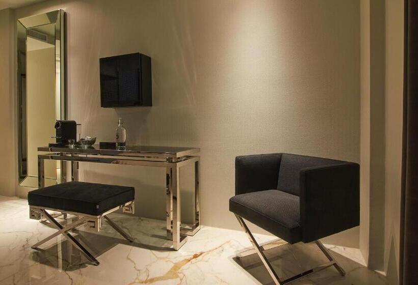 تختخواب و صبحانه Redavid Dimora Di Charme