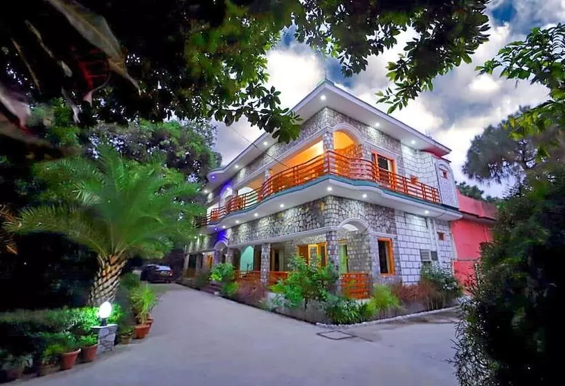 Fabhotel Corbett Green View Garden And Stay