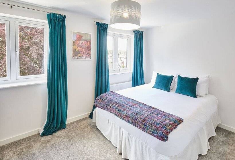 Host Stay Castle View