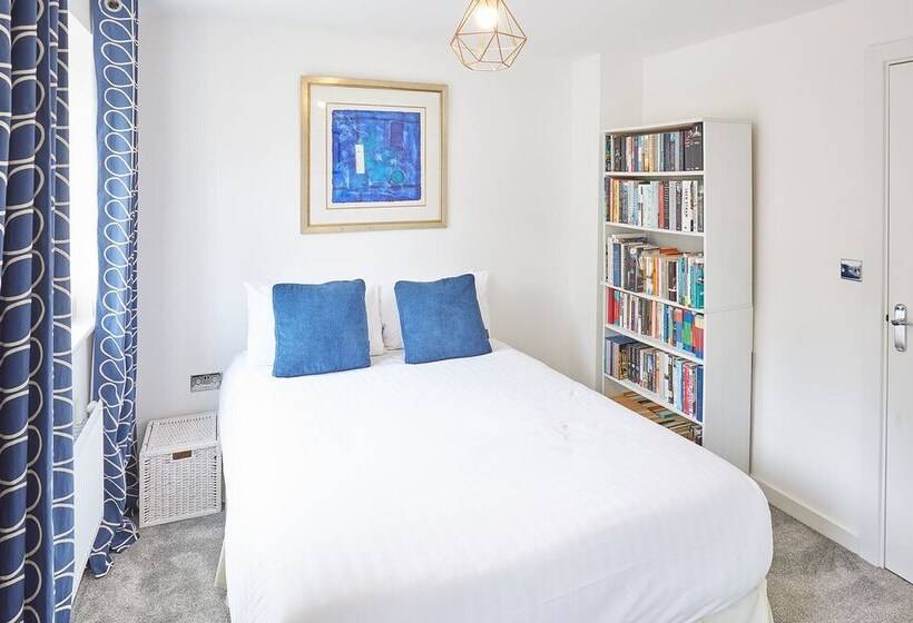 Host Stay Castle View