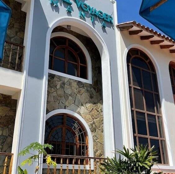 Hotel Voyager Manta