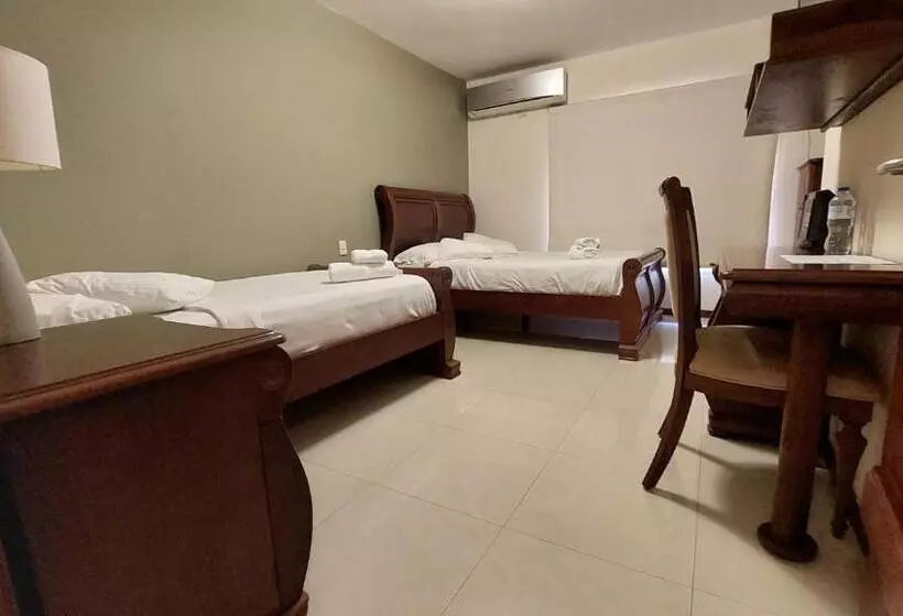 Hotelli Voyager Manta