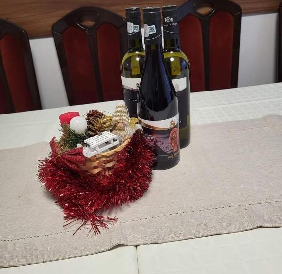 Пансион Thor și Cora