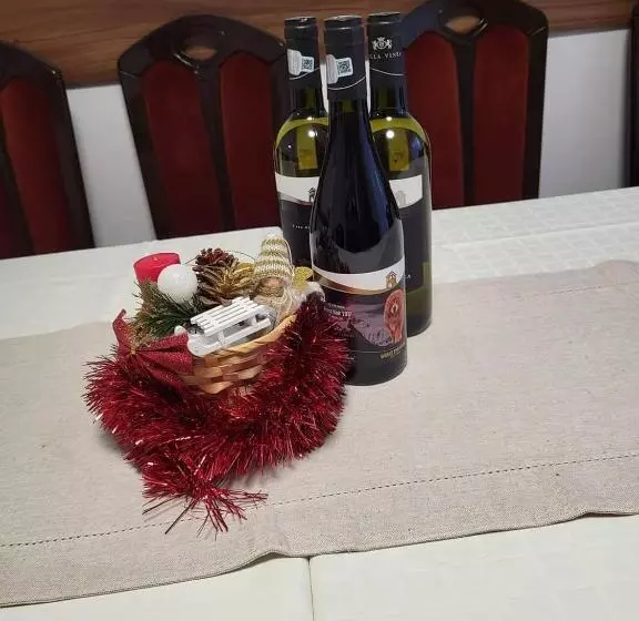 Majatalo Thor și Cora