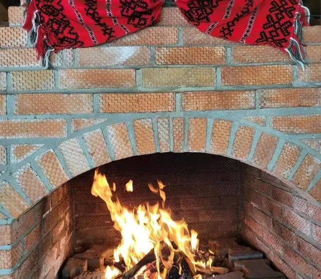 Majatalo Thor și Cora