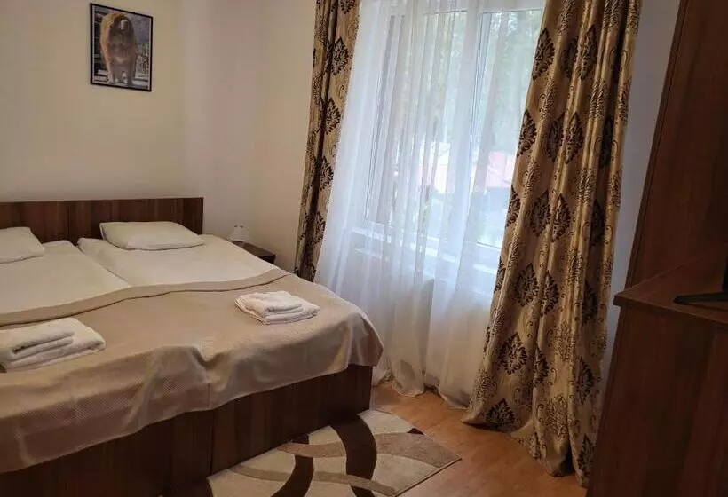 Majatalo Thor și Cora