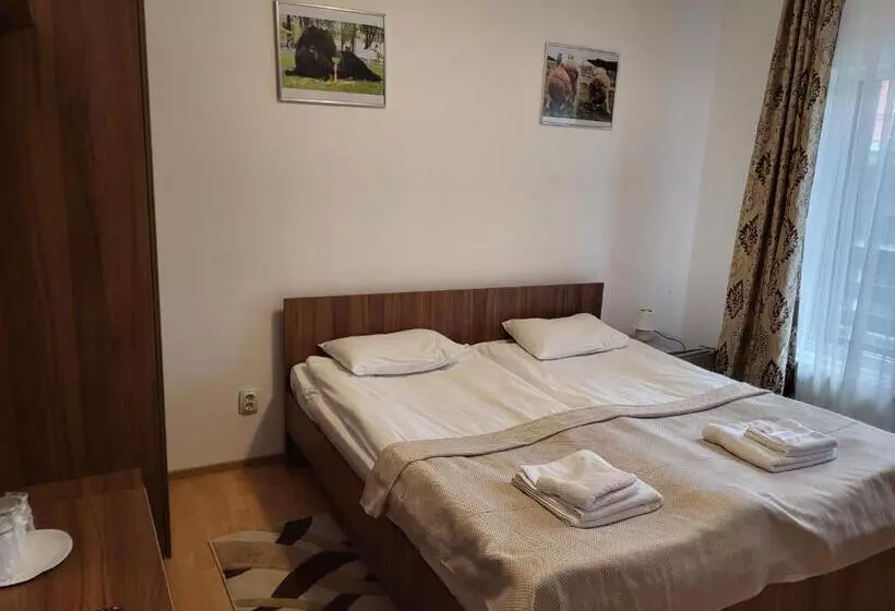 Majatalo Thor și Cora