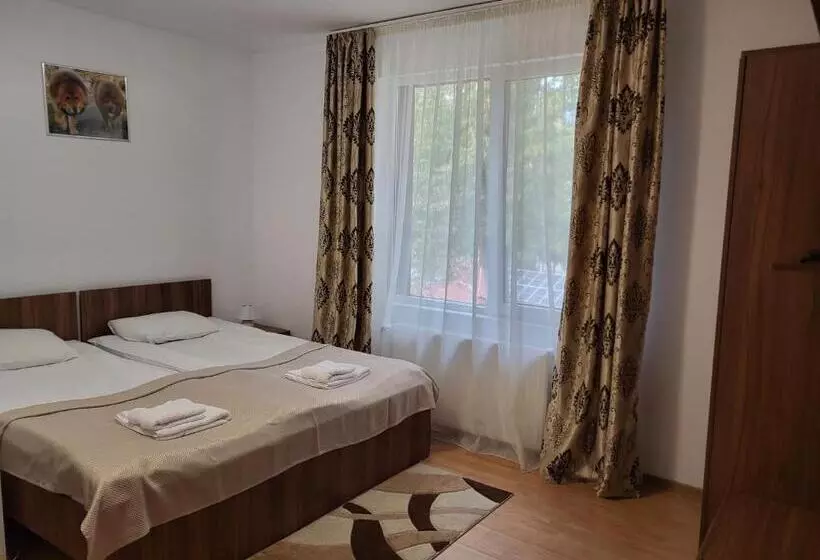 Majatalo Thor și Cora