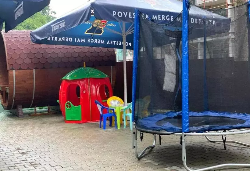 Majatalo Thor și Cora