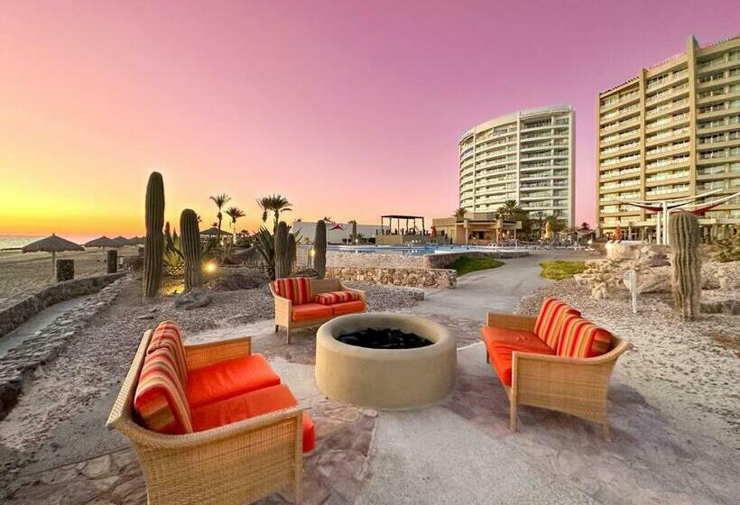 Oceanfront Condo With Astonishing View & Private Tub